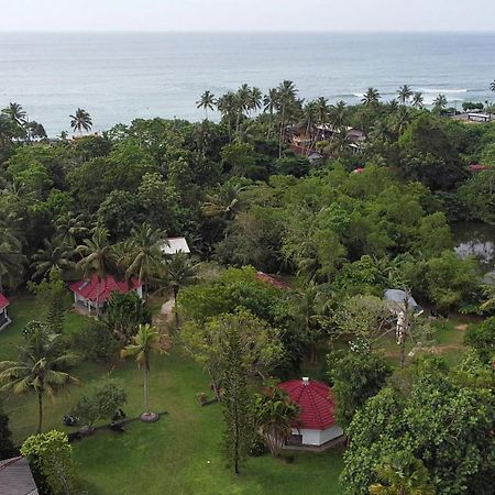 Subodinee Bungalow เวลิกามา ภายนอก รูปภาพ