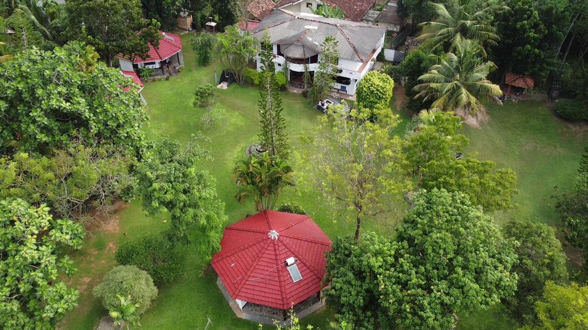 Subodinee Bungalow เวลิกามา ภายนอก รูปภาพ