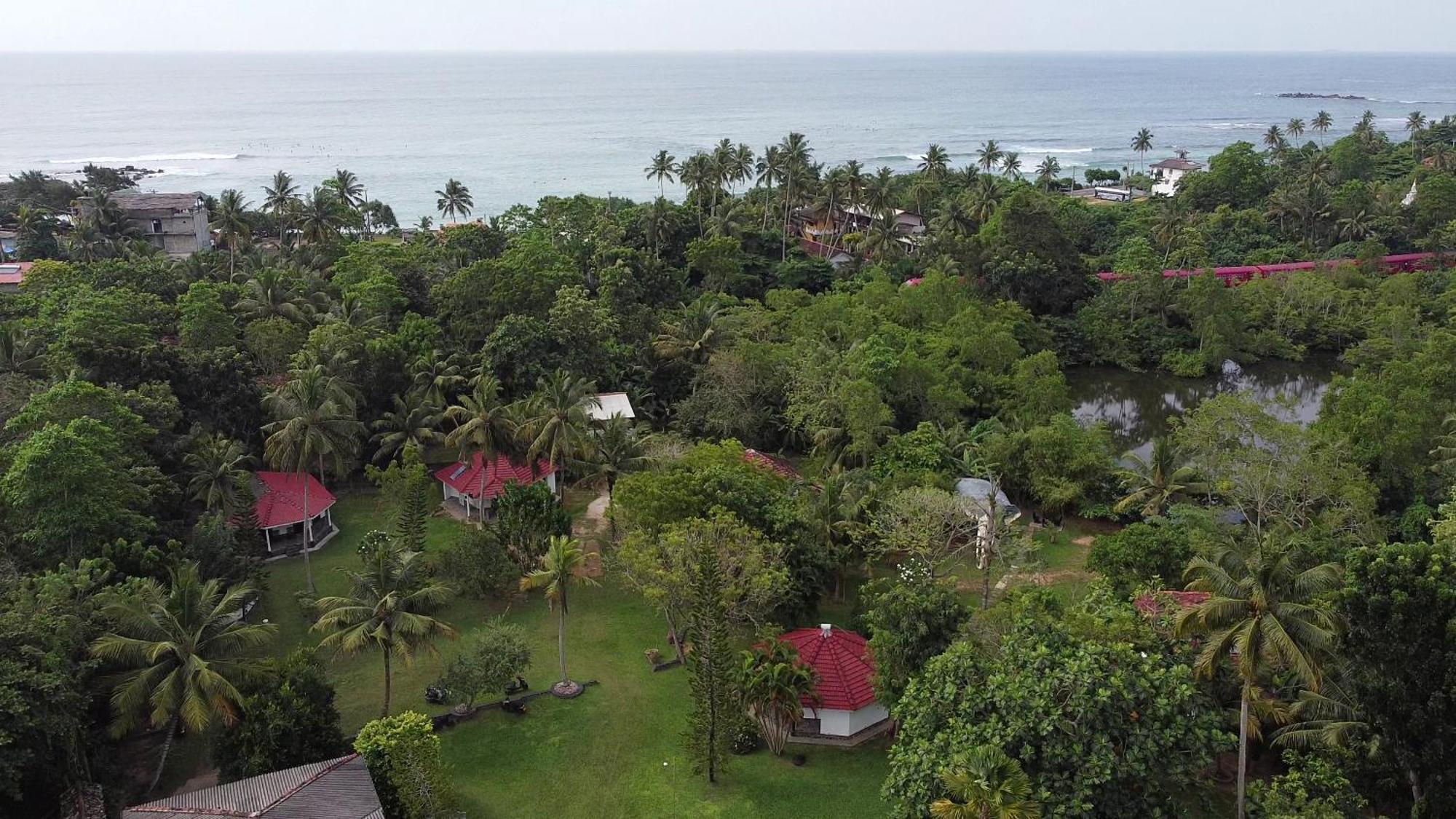 Subodinee Bungalow เวลิกามา ภายนอก รูปภาพ